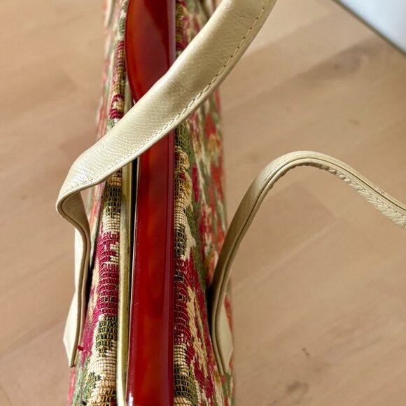 XL Vintage Handbag with Floral Motif and Bakelite frame - Picture 4 of 6